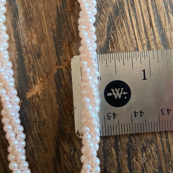 Vintage Cloisonné Pendant on Twisted Faux Pearl Necklace Pale Pink Floral - Picture 13 of 14